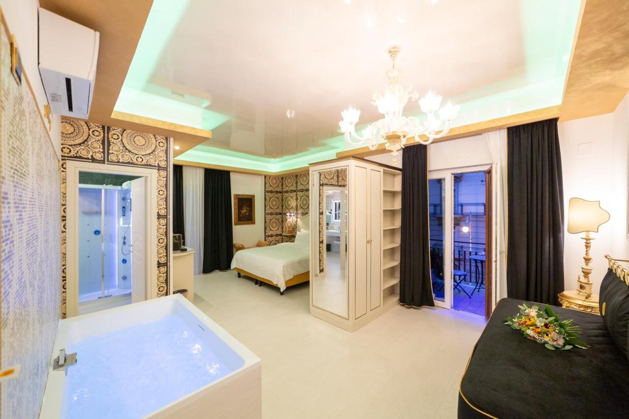 Deluxe Suite with Spa Bath