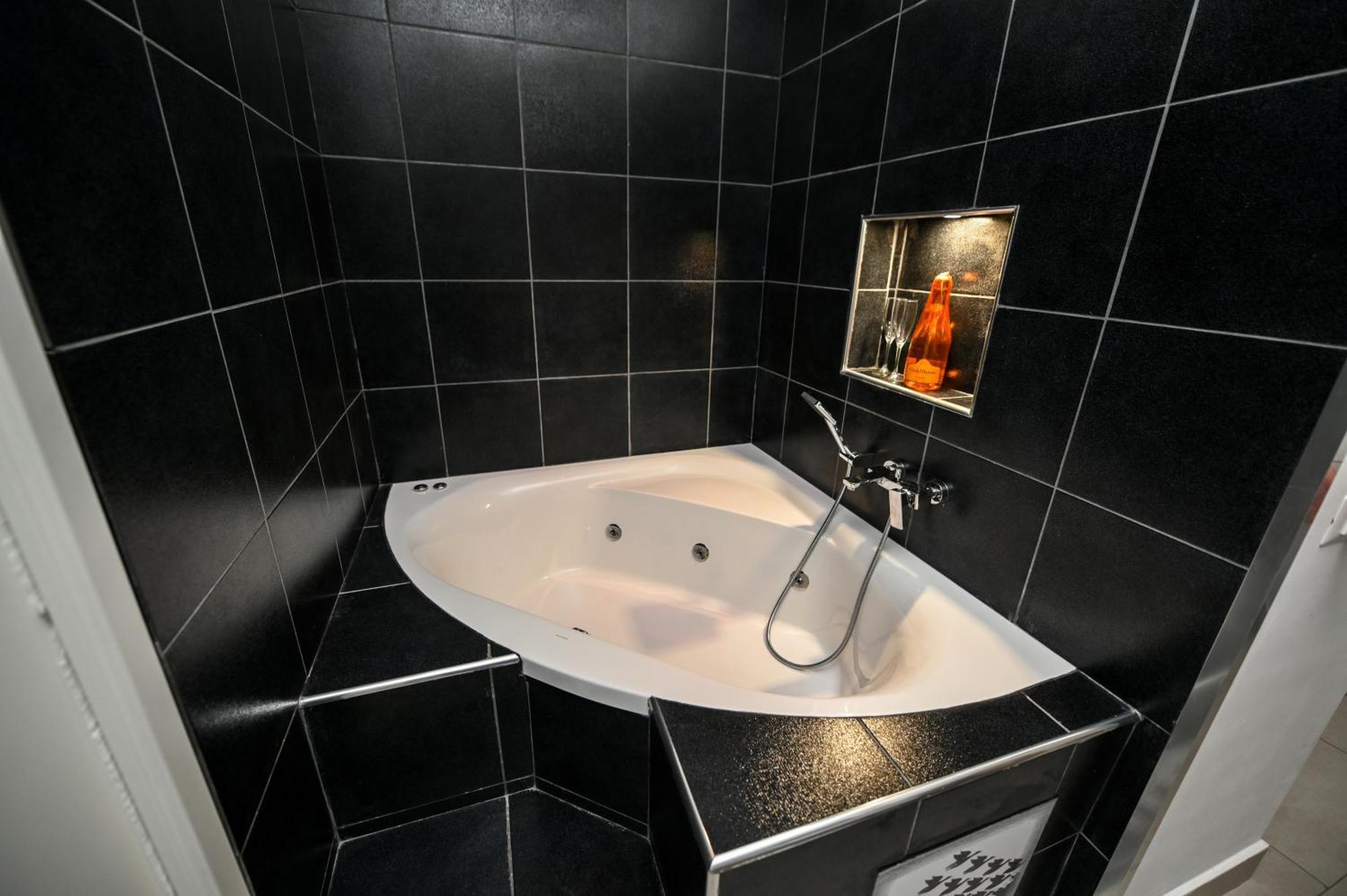 Double Room with Spa Bath