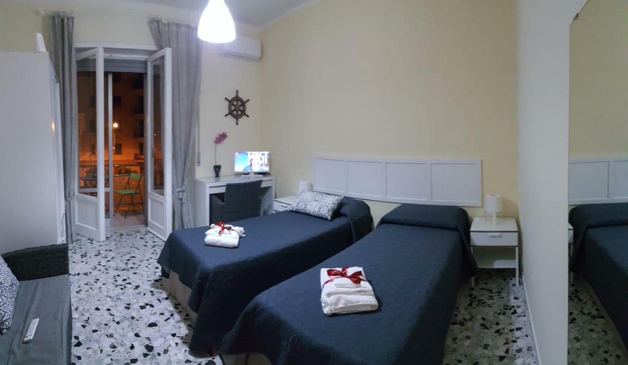 Twin Room with Private External Bathroom